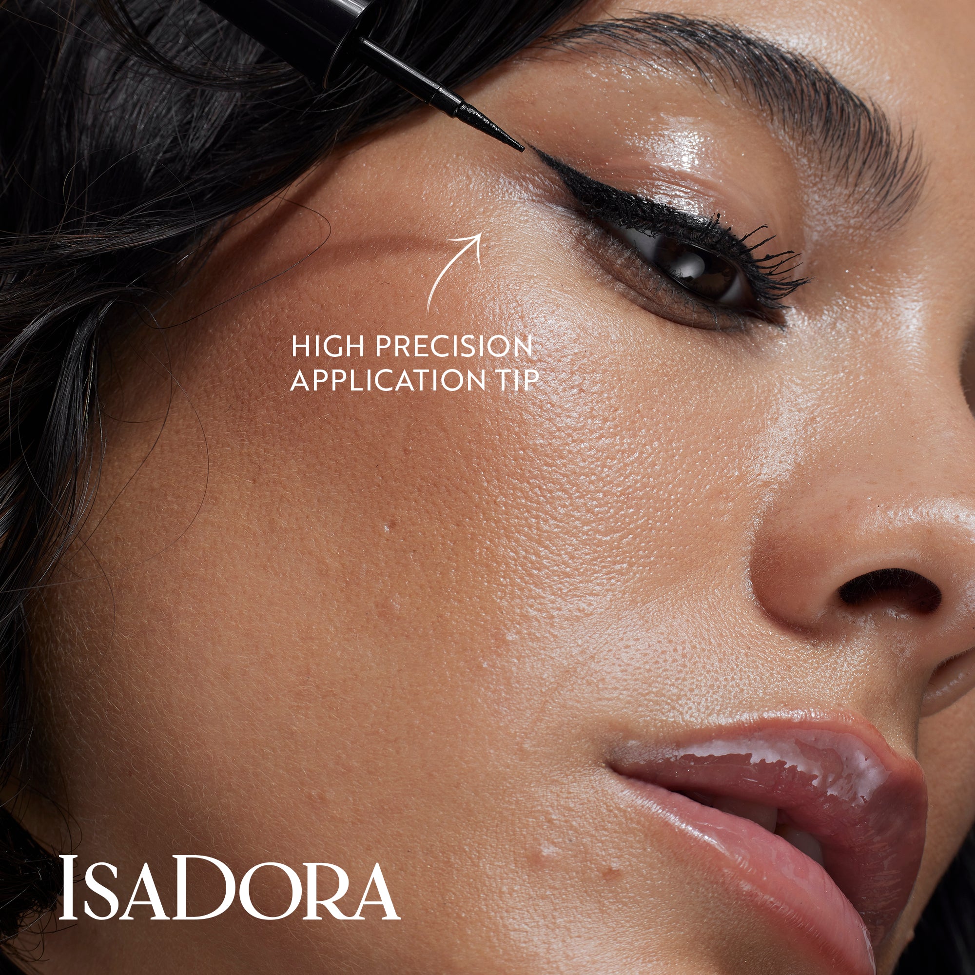 The Glossy Eyeliner